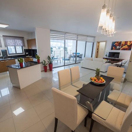 Skylight Megaron Daire Larnaca Dış mekan fotoğraf